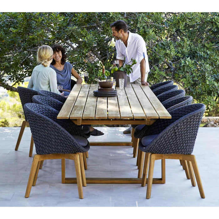 Cane-Line Endless Outdoor Dinning Table