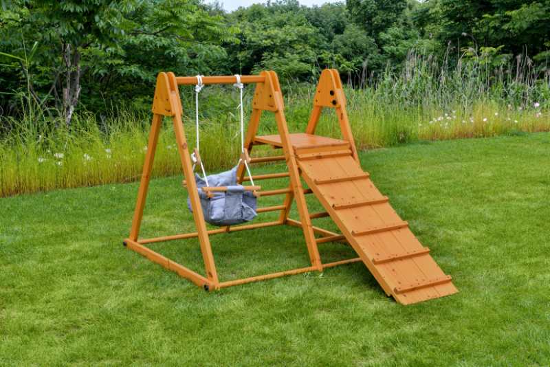 Avenlur Juniper - Real Wood Folding Playset